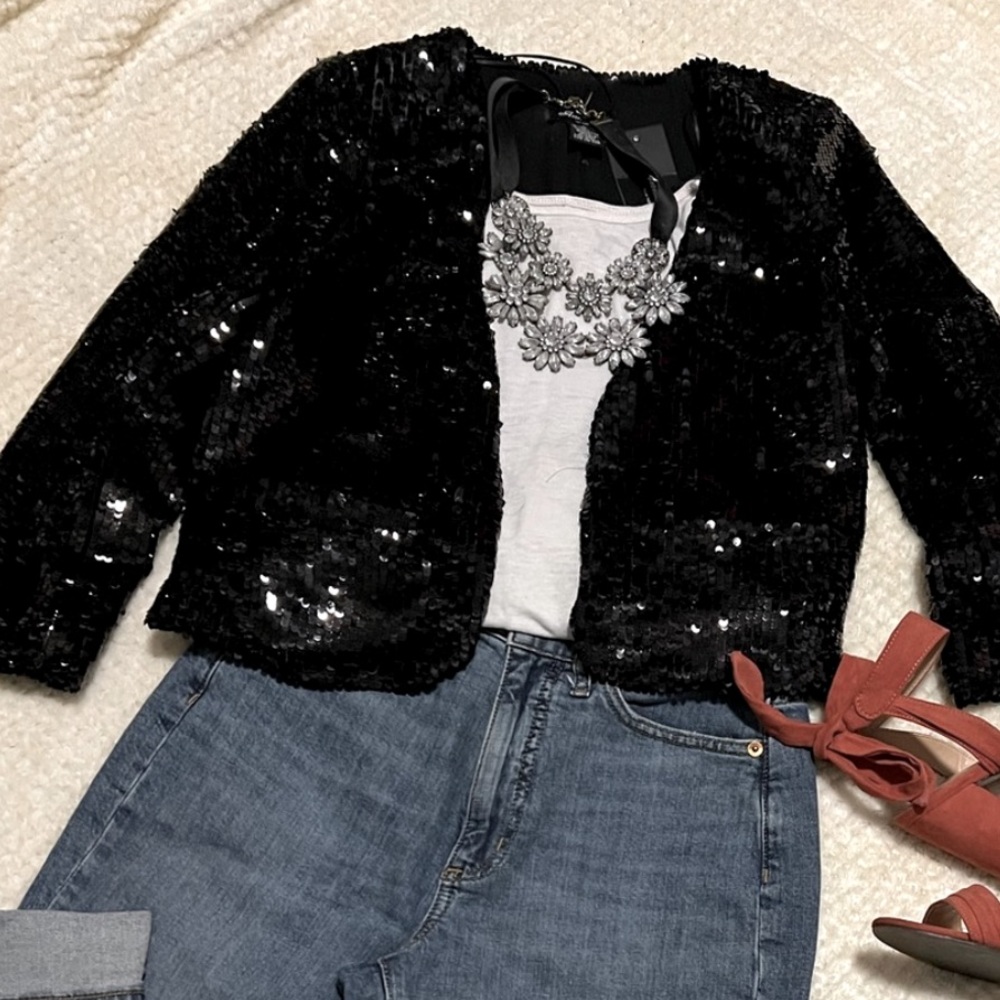FRANCESCA’S Sequins Cropped Jacket